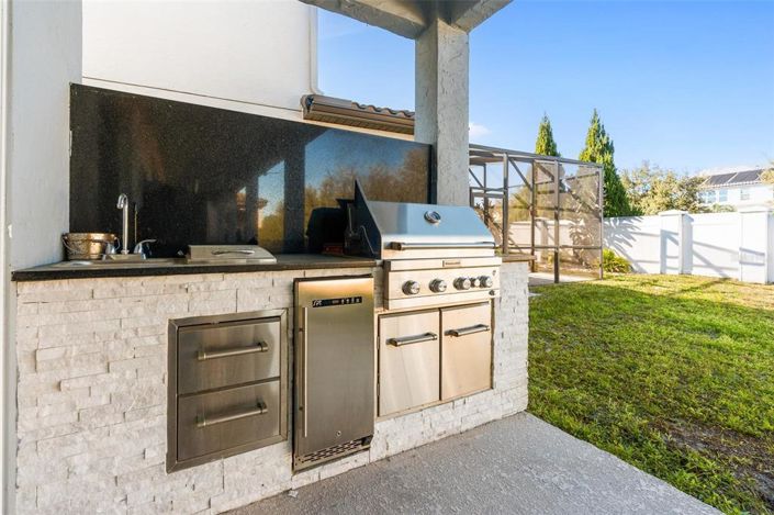 Image No.49-5 Bed House for sale