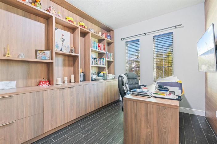 Image No.7-5 Bed House for sale