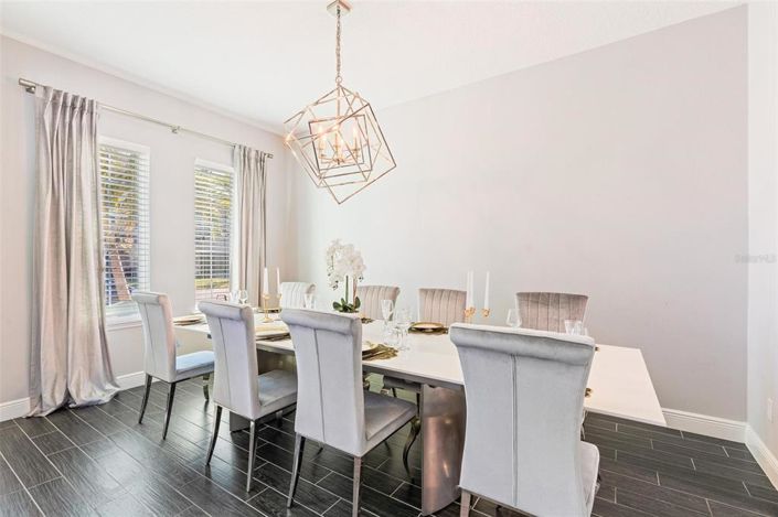 Image No.9-5 Bed House for sale