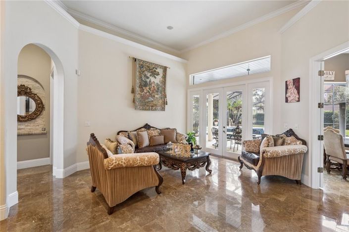 Image No.12-5 Bed House for sale