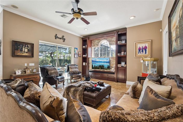 Image No.13-5 Bed House for sale