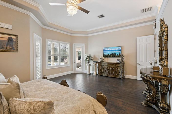 Image No.18-5 Bed House for sale