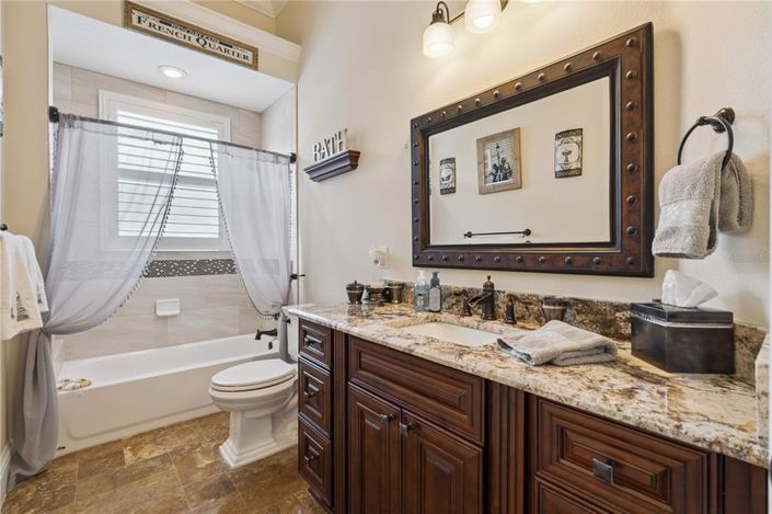 Image No.27-5 Bed House for sale