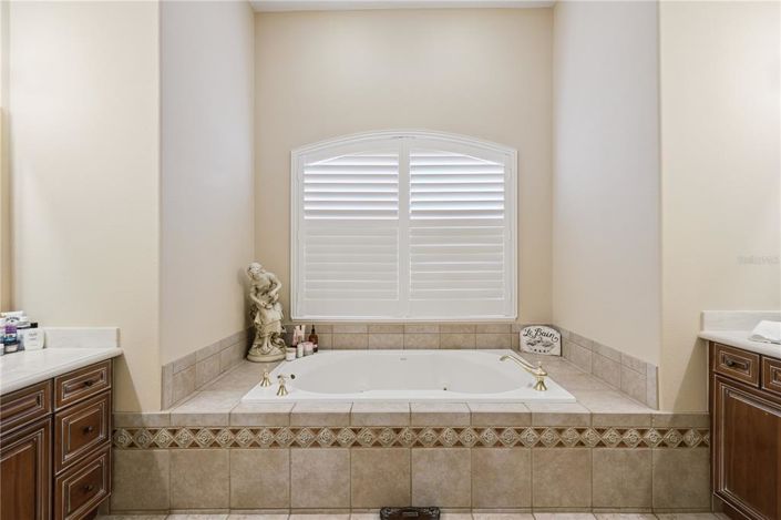 Image No.29-5 Bed House for sale