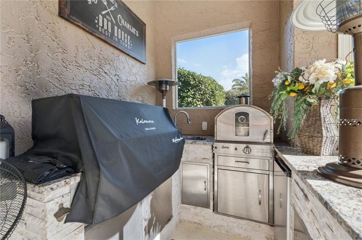 Image No.33-5 Bed House for sale