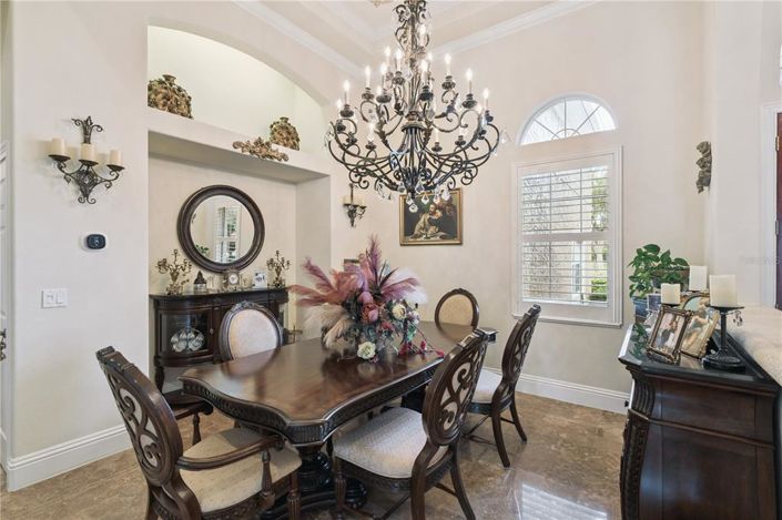 Image No.9-5 Bed House for sale