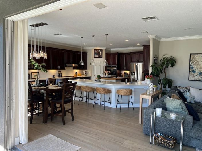 Image No.24-5 Bed House for sale