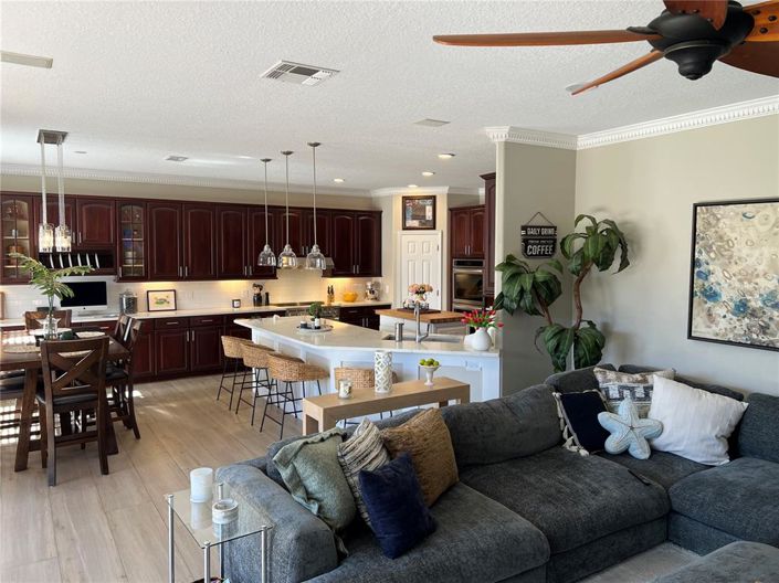 Image No.25-5 Bed House for sale