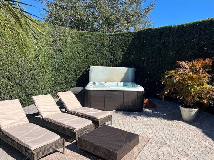 Image No.38-5 Bed House for sale