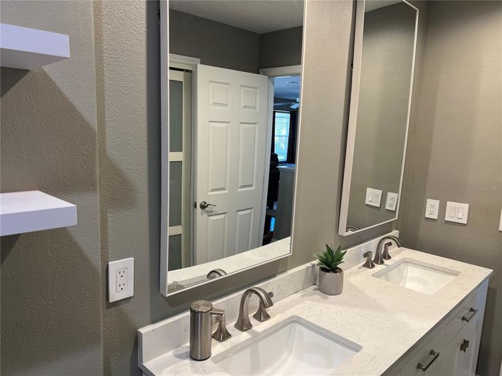 Image No.54-5 Bed House for sale