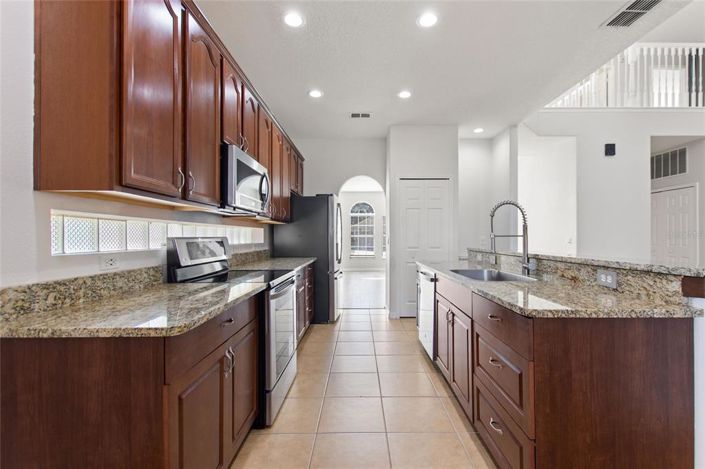 Image No.13-5 Bed House for sale