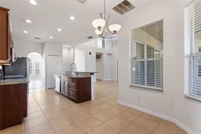 Image No.17-5 Bed House for sale