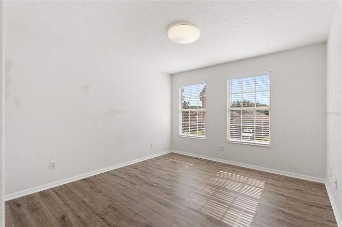 Image No.40-5 Bed House for sale