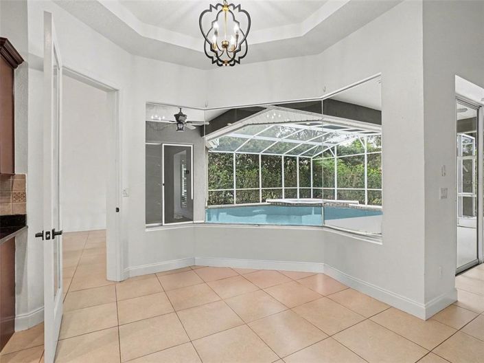 Image No.16-4 Bed House for sale