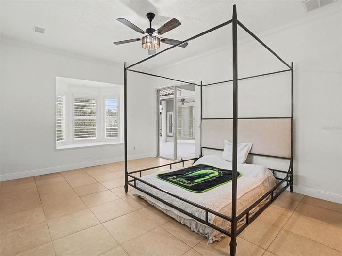 Image No.23-4 Bed House for sale