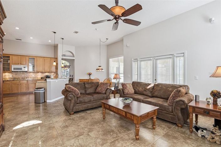 Image No.15-4 Bed House for sale