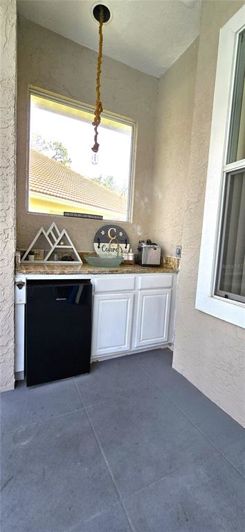 Image No.18-4 Bed House for sale