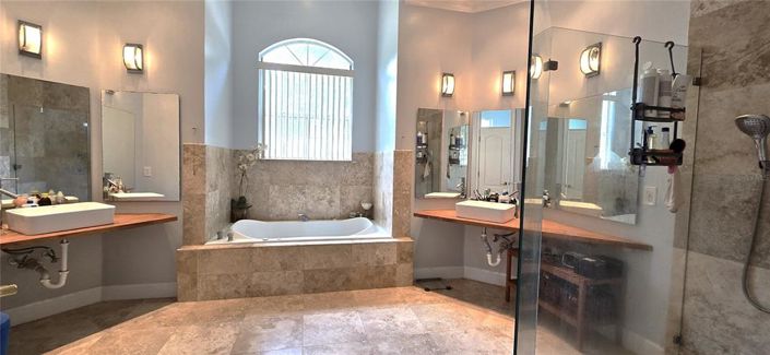 Image No.22-4 Bed House for sale