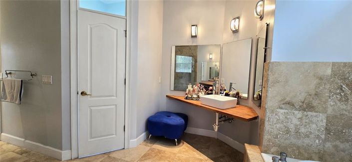 Image No.23-4 Bed House for sale