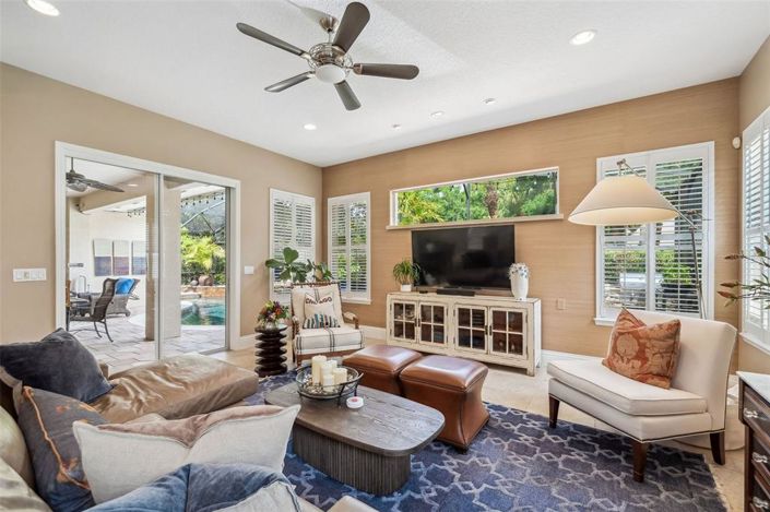 Image No.14-4 Bed House for sale