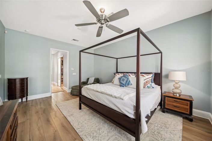 Image No.17-4 Bed House for sale