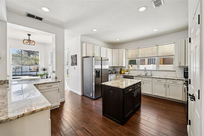 Image No.13-5 Bed House for sale