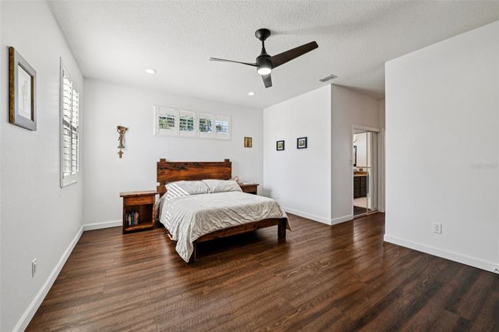 Image No.21-5 Bed House for sale