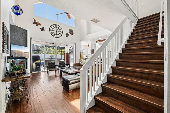 Image No.7-5 Bed House for sale