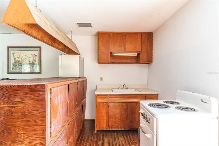 Image No.14-6 Bed House for sale