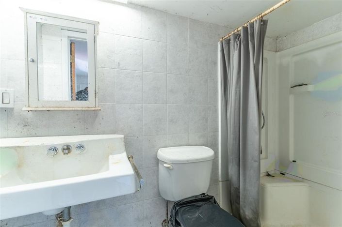 Image No.25-6 Bed House for sale