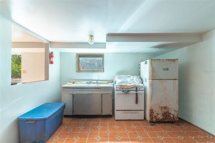 Image No.26-6 Bed House for sale