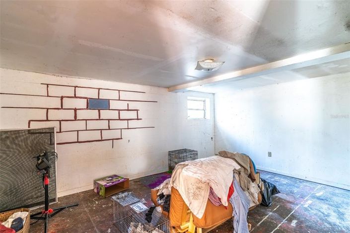 Image No.28-6 Bed House for sale