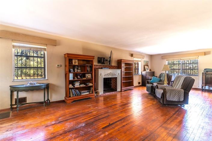 Image No.3-6 Bed House for sale