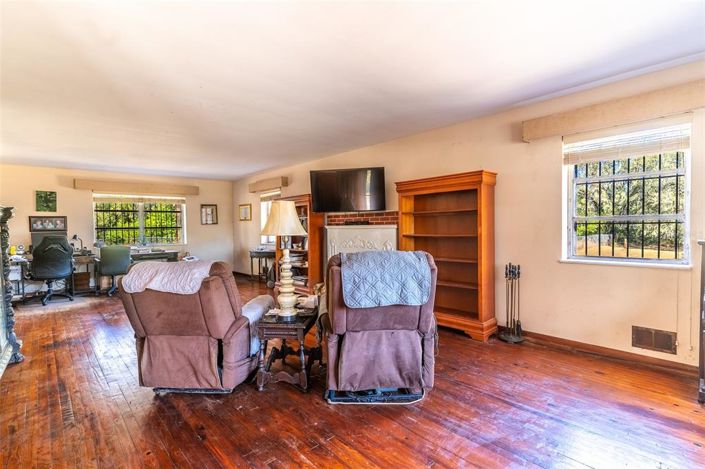 Image No.4-6 Bed House for sale