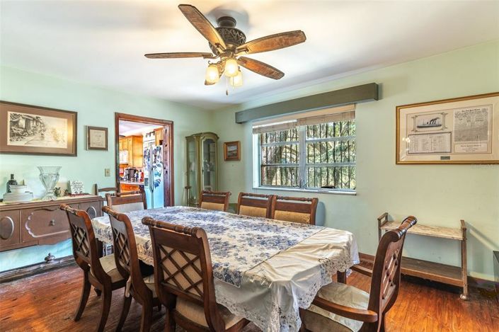 Image No.7-6 Bed House for sale