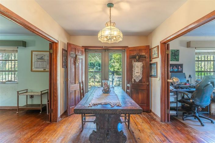 Image No.8-6 Bed House for sale