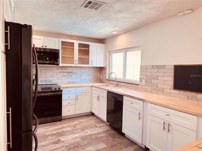 Image No.13-3 Bed House for sale