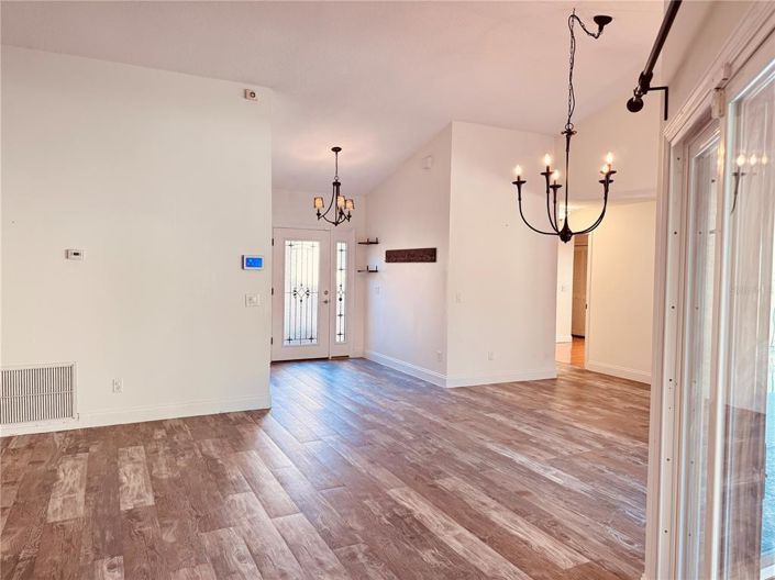 Image No.6-3 Bed House for sale