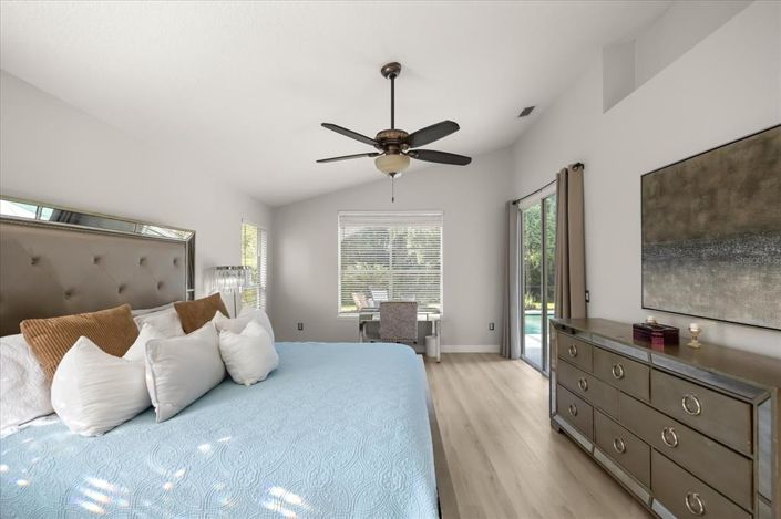 Image No.20-4 Bed House for sale