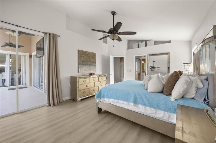 Image No.22-4 Bed House for sale