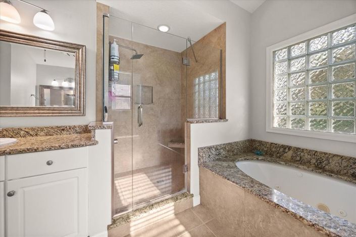 Image No.26-4 Bed House for sale