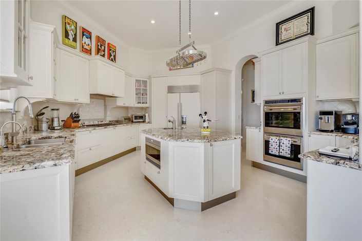 Image No.11-6 Bed House for sale