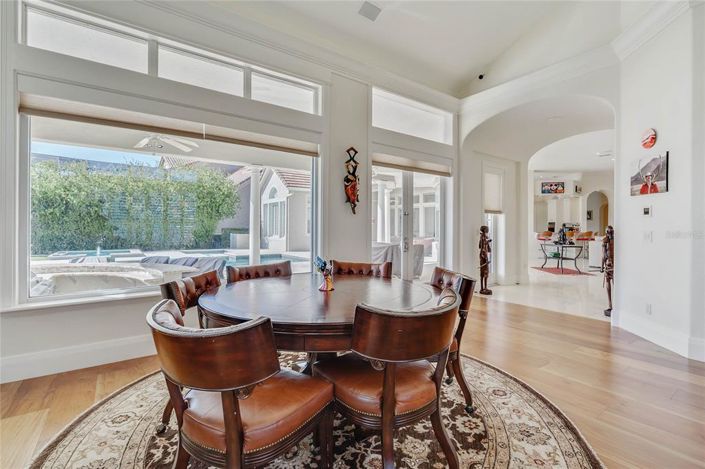 Image No.26-6 Bed House for sale