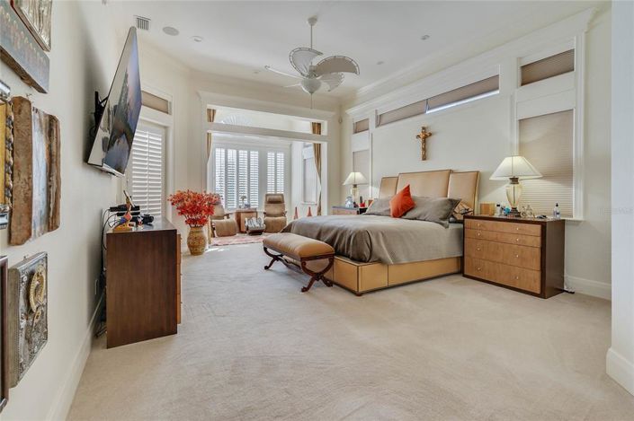 Image No.28-6 Bed House for sale