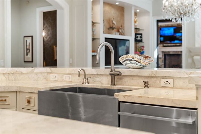 Image No.26-5 Bed House for sale