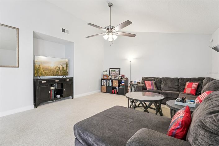 Image No.13-3 Bed House for sale