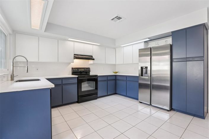 Image No.9-3 Bed House for sale