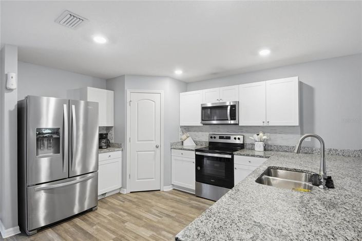 Image No.10-4 Bed House for sale