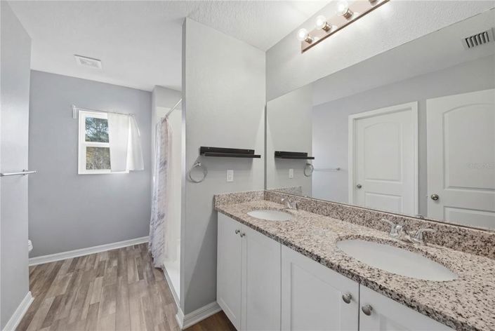 Image No.23-4 Bed House for sale