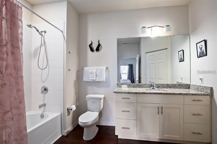 Image No.17-4 Bed Townhouse for sale